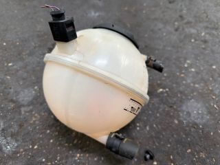 bontott VW CADDY Kiegyenlítő Tartály