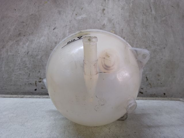 bontott VW CADDY Kiegyenlítő Tartály