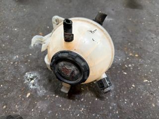 bontott VW CADDY Kiegyenlítő Tartály