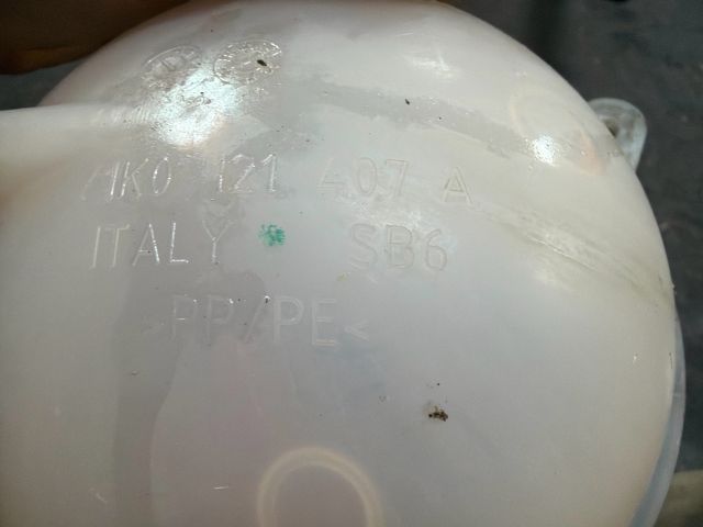 bontott VW CADDY Kiegyenlítő Tartály