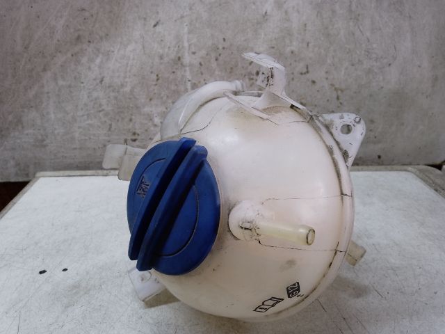 bontott VW CADDY Kiegyenlítő Tartály