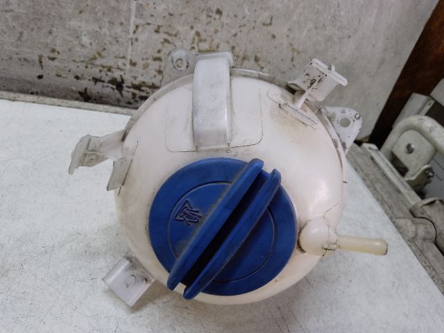 bontott VW CADDY Kiegyenlítő Tartály