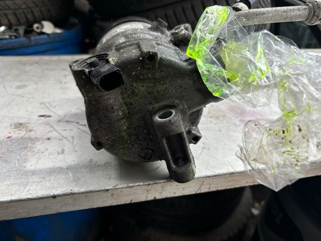 bontott VW CADDY Klímakompresszor