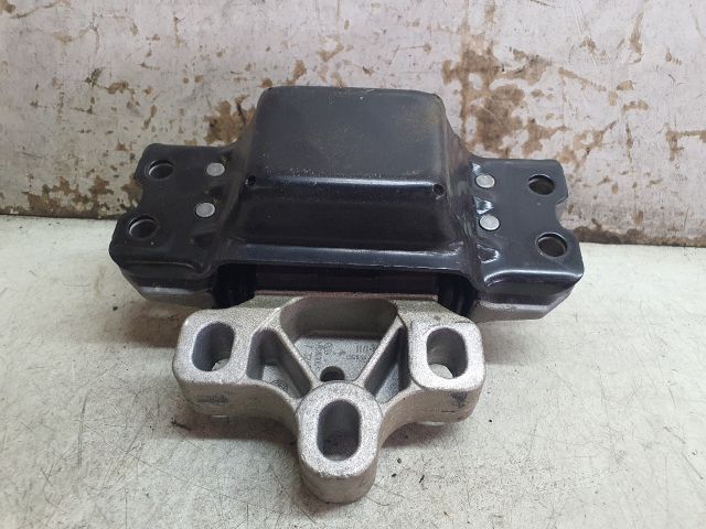 bontott VW CADDY Motor Tartó Bak (Fém)