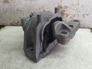 bontott VW CADDY Motor Tartó Bak (Fém)