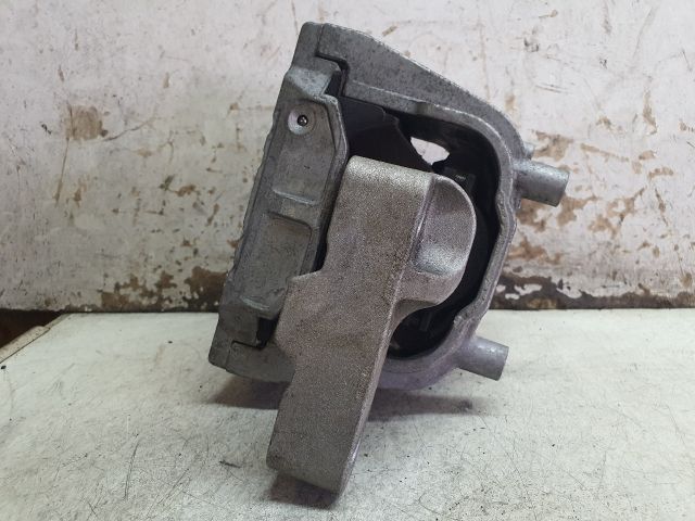 bontott VW CADDY Motor Tartó Bak (Fém)