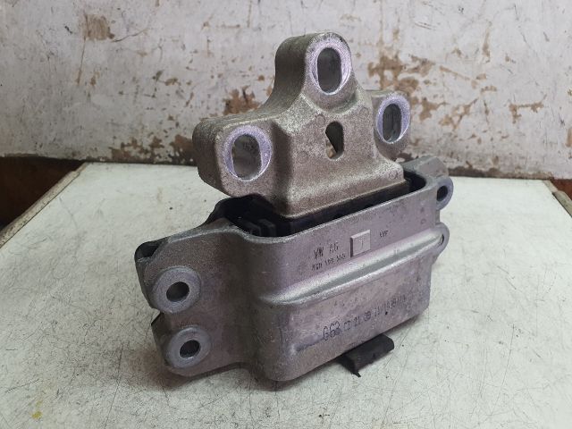 bontott VW CADDY Motor Tartó Bak (Fém)