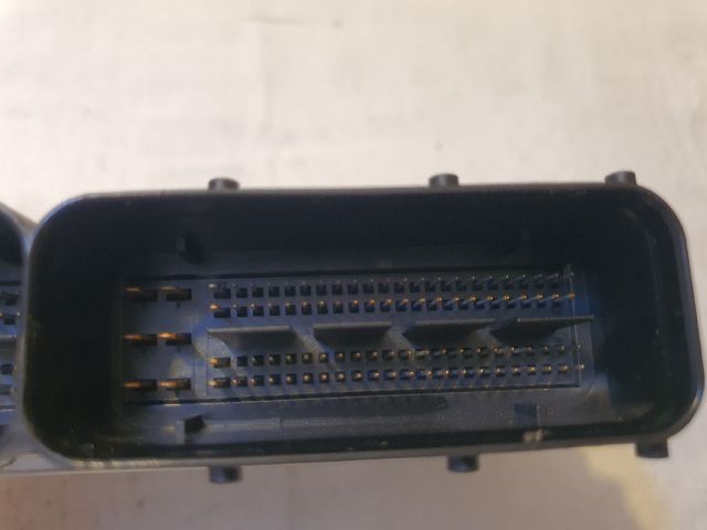 bontott VW CADDY Motorvezérlő