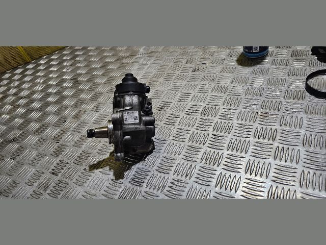 bontott VW CADDY Nagynyomású Szivattyú