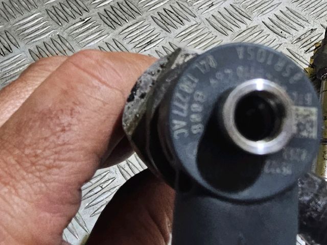 bontott VW CADDY Porlasztó Sor / Híd