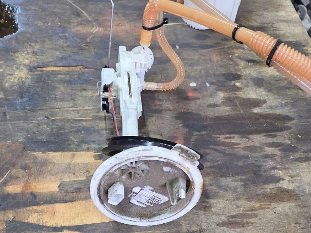 bontott VW CADDY Üzemanyagszint Jeladó