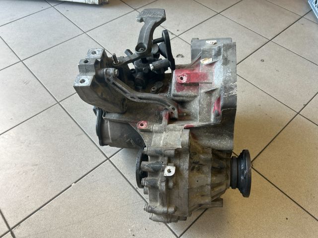 bontott VW CADDY Váltó (Mechanikus)