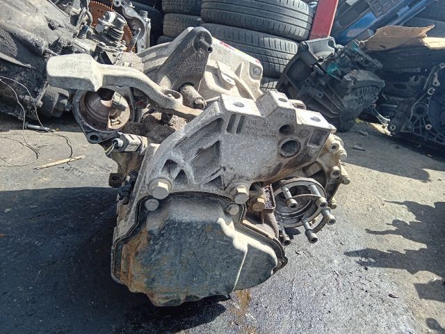 bontott VW CADDY Váltó (Mechanikus)