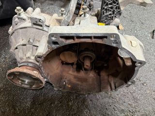 bontott VW CADDY Váltó (Mechanikus)