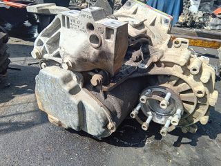 bontott VW CADDY Váltó (Mechanikus)