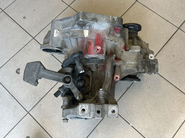 bontott VW CADDY Váltó (Mechanikus)