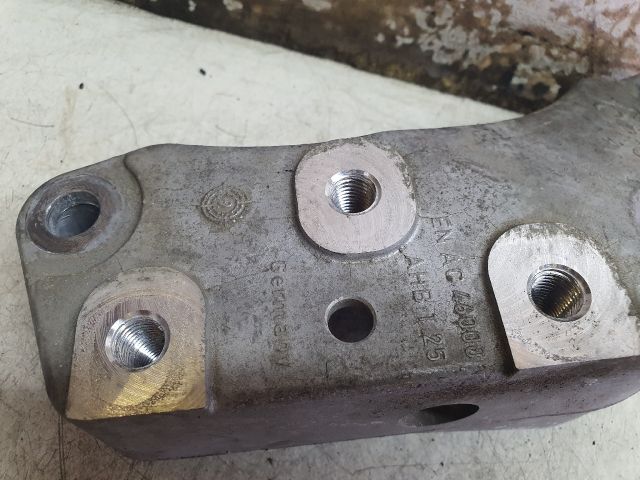 bontott VW CADDY Váltó Tartó Bak (Pozíciófüggetlen)