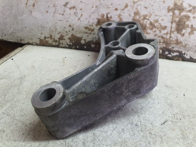 bontott VW CADDY Váltó Tartó Bak (Pozíciófüggetlen)