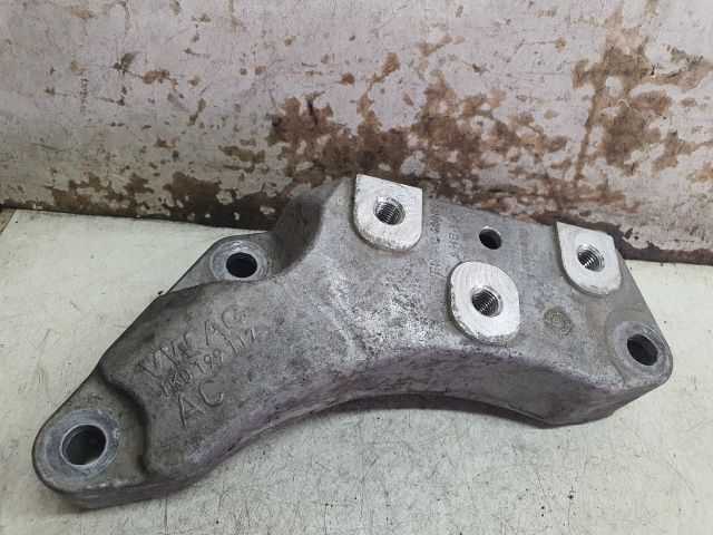 bontott VW CADDY Váltó Tartó Bak (Pozíciófüggetlen)