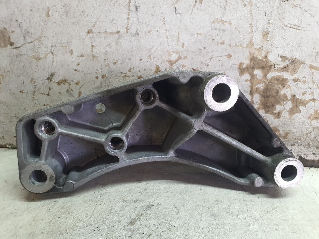 bontott VW CADDY Váltó Tartó Bak (Pozíciófüggetlen)