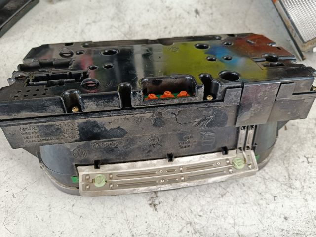 bontott VW CADDY Kilométeróra