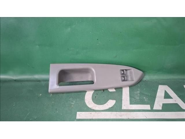 bontott VW CADDY Ablakemelő Kapcsoló Négyes / Kettes