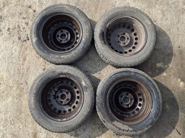 bontott VW CADDY Acélfelni Gumival (1 db)