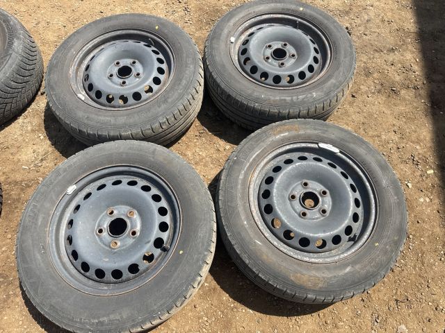 bontott VW CADDY Acélfelni Szett Gumival