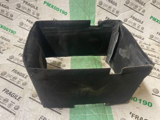 bontott VW CADDY Akkumulátor Szigetelés