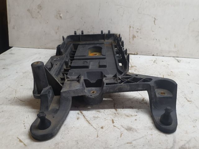 bontott VW CADDY Akkumulátor Tartó