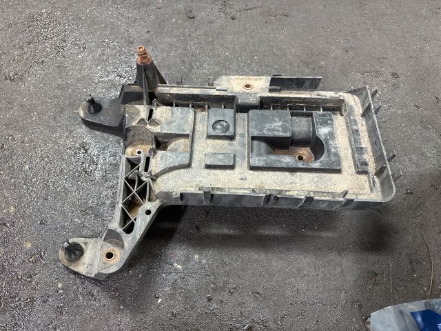 bontott VW CADDY Akkumulátor Tartó