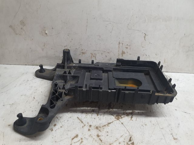 bontott VW CADDY Akkumulátor Tartó