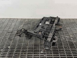 bontott VW CADDY Akkumulátor Tartó