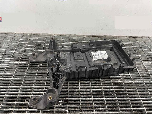 bontott VW CADDY Akkumulátor Tartó