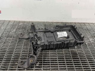 bontott VW CADDY Akkumulátor Tartó