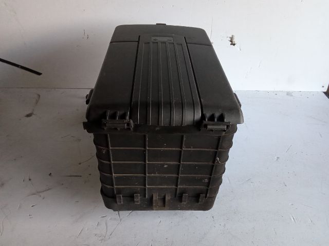 bontott VW CADDY Akkumulátor Tartó