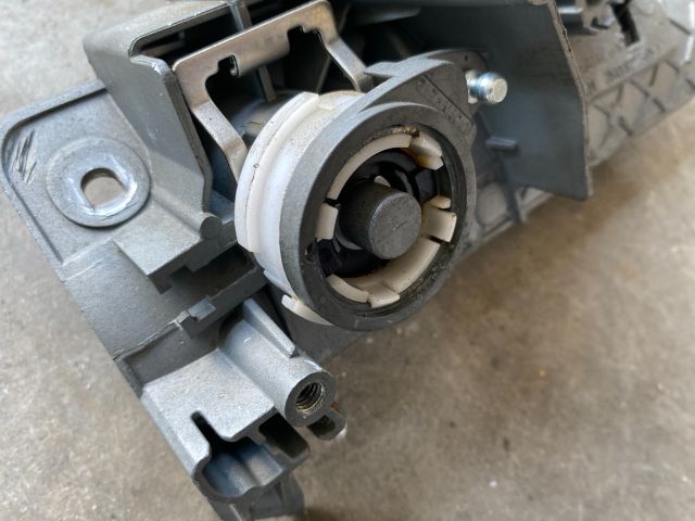 bontott VW CADDY Bal Csomagtérajtó Zárszerkezet