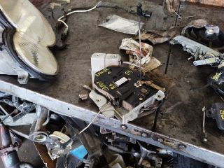 bontott VW CADDY Bal Csomagtérajtó Zárszerkezet