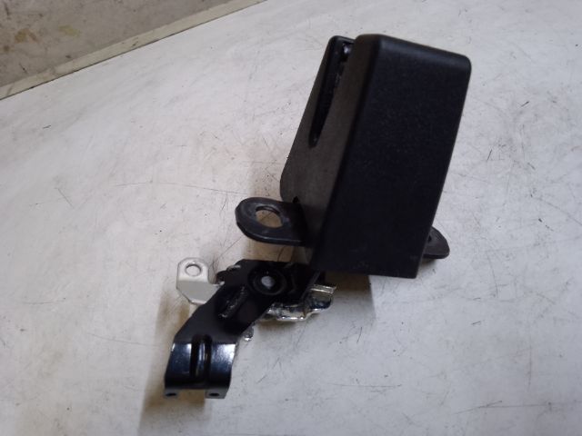 bontott VW CADDY Bal Csomagtérajtó Zárszerkezet