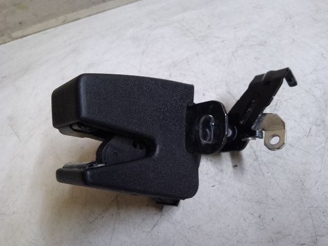 bontott VW CADDY Bal Csomagtérajtó Zárszerkezet