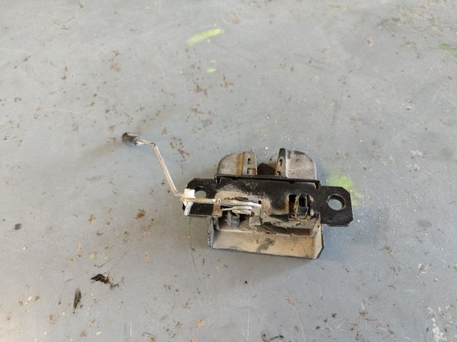 bontott VW CADDY Bal Csomagtérajtó Zárszerkezet