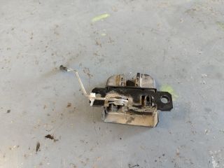 bontott VW CADDY Bal Csomagtérajtó Zárszerkezet