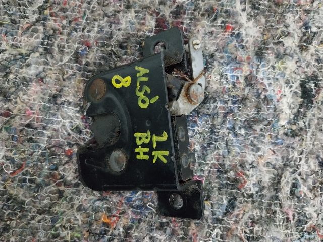 bontott VW CADDY Bal Csomagtérajtó Zárszerkezet