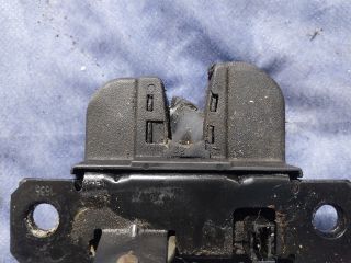 bontott VW CADDY Bal Csomagtérajtó Zárszerkezet