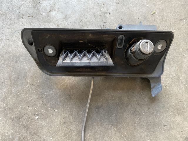 bontott VW CADDY Bal Csomagtérajtó Zárszerkezet