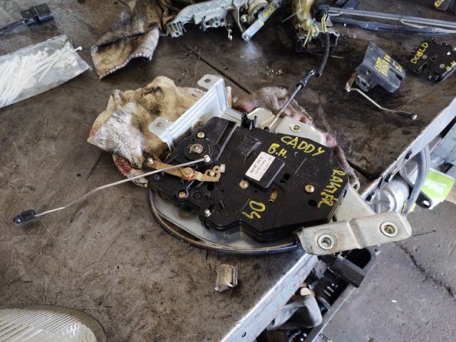 bontott VW CADDY Bal Csomagtérajtó Zárszerkezet