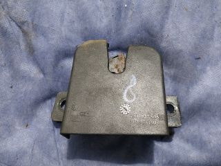 bontott VW CADDY Bal Csomagtérajtó Zárszerkezet