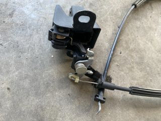 bontott VW CADDY Bal Csomagtérajtó Zárszerkezet