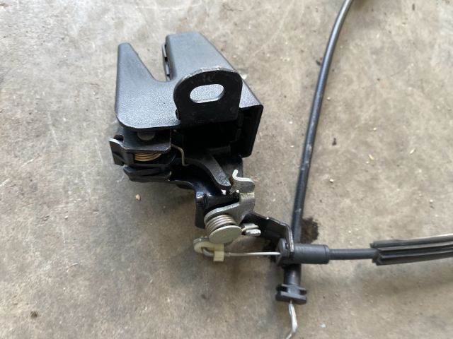 bontott VW CADDY Bal Csomagtérajtó Zárszerkezet