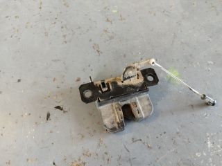 bontott VW CADDY Bal Csomagtérajtó Zárszerkezet